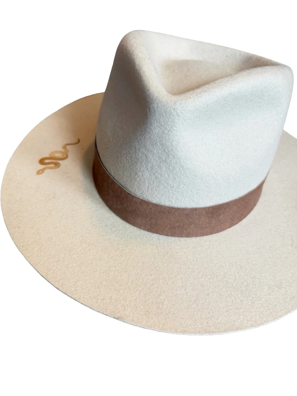 Gigi Pip Miller Fedora Hat Ivory Custom Gold Snake Graphic Luxury Size 61 XL